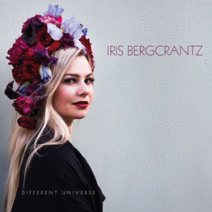 Iris Bergcrantz - Different Universe, omslag